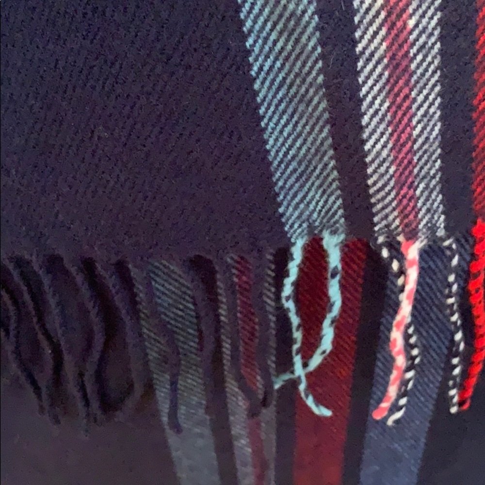 Super cozy poncho with fringe - Picture 3 of 4